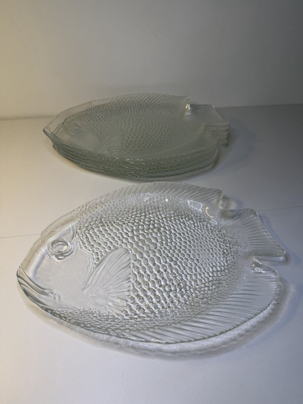 Vintage Fish Shaped Embossed Glass Dinner Plates 10.5x8” Set Of 6 Arcoroc France